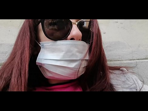 ❤️ Nicoletta es venja del seu veí i fa pipí al seu garatge (Quarentena italiana especial Covid19) ❤️❌ Fota a nosaltres ❌️❤