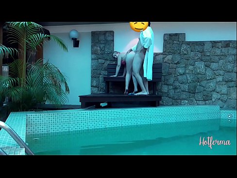 ❤️ El cap convida la criada a la piscina, però no va poder resistir-se a una calor ❤️❌ Fota a nosaltres ❌️❤