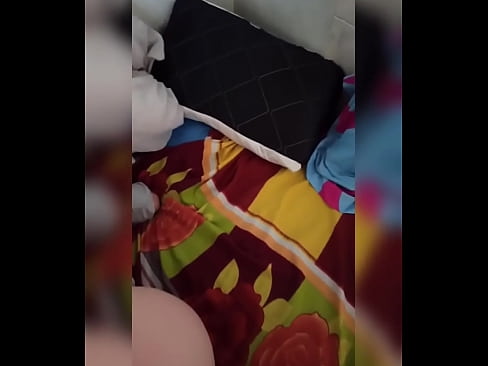 ❤️ La meva companya de pis es queda sola a casa perquè el seu marit se'n va de vacances i jo aprofito per follar-la i omplir-li el cul de llet ❤️❌ Fota a nosaltres ❌️❤