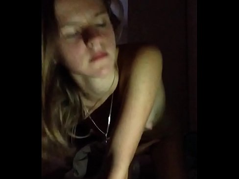 ❤️ Una noia es masturba i corre ❤️❌ Fota a nosaltres ❌️❤